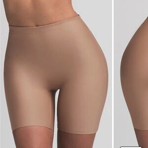 SKIMS butt enhancing padded short in clay